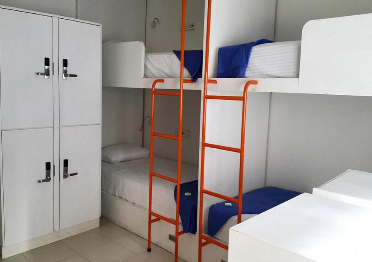 Traveler'S Haven Hostel At Colombo Intl Airport Katunayaka Eksteriør billede