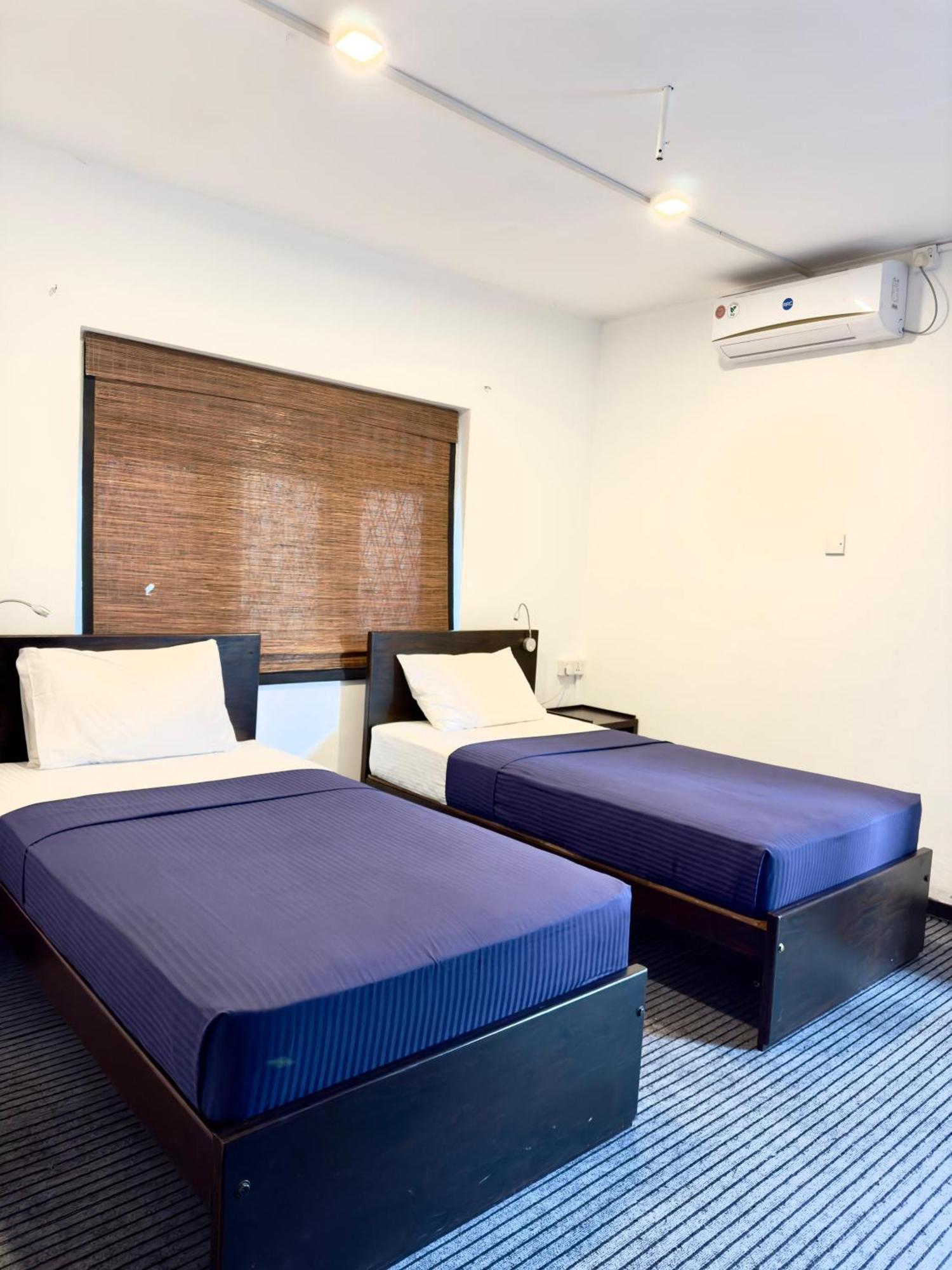 Traveler'S Haven Hostel At Colombo Intl Airport Katunayaka Eksteriør billede