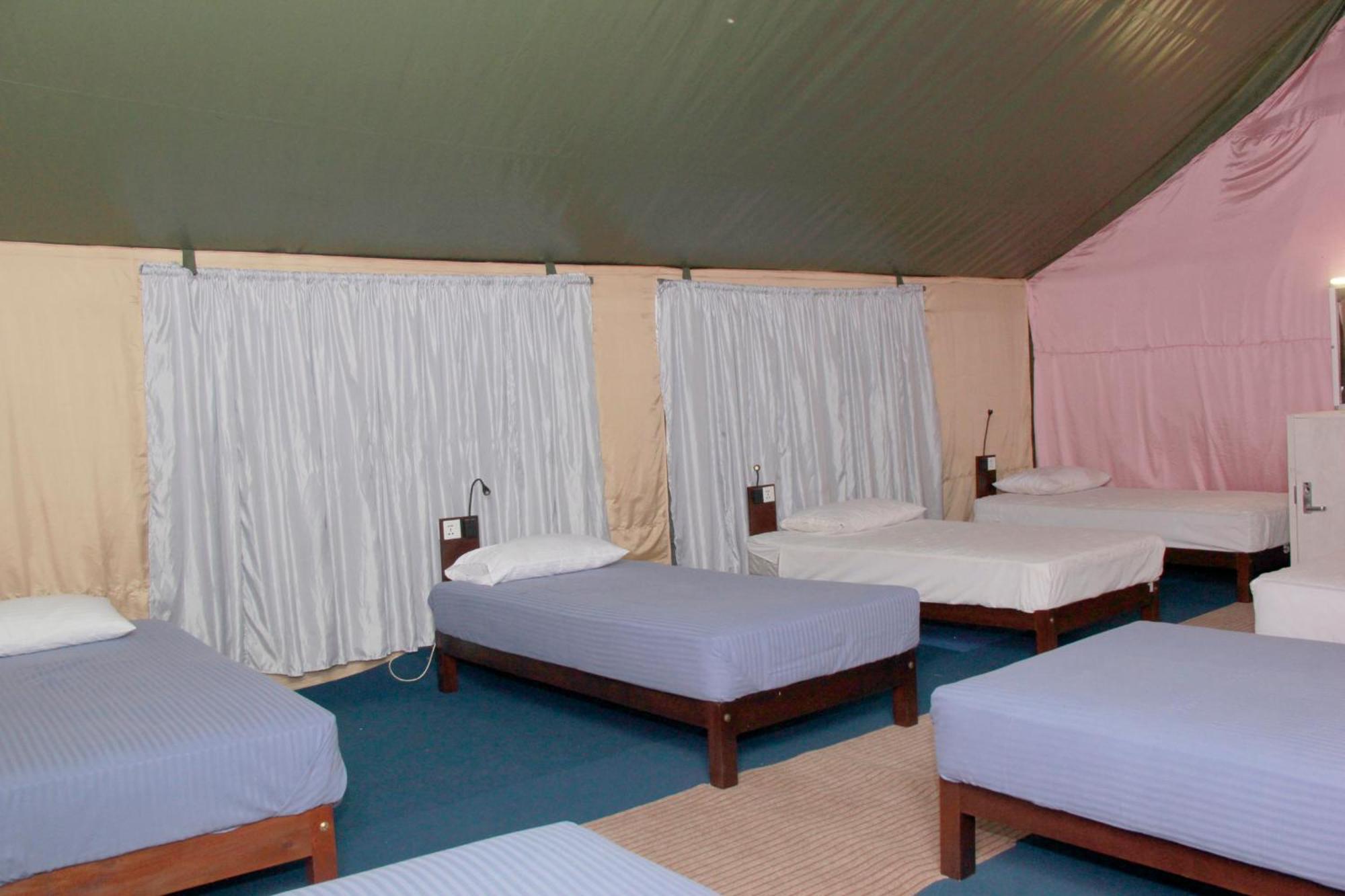 Traveler'S Haven Hostel At Colombo Intl Airport Katunayaka Eksteriør billede