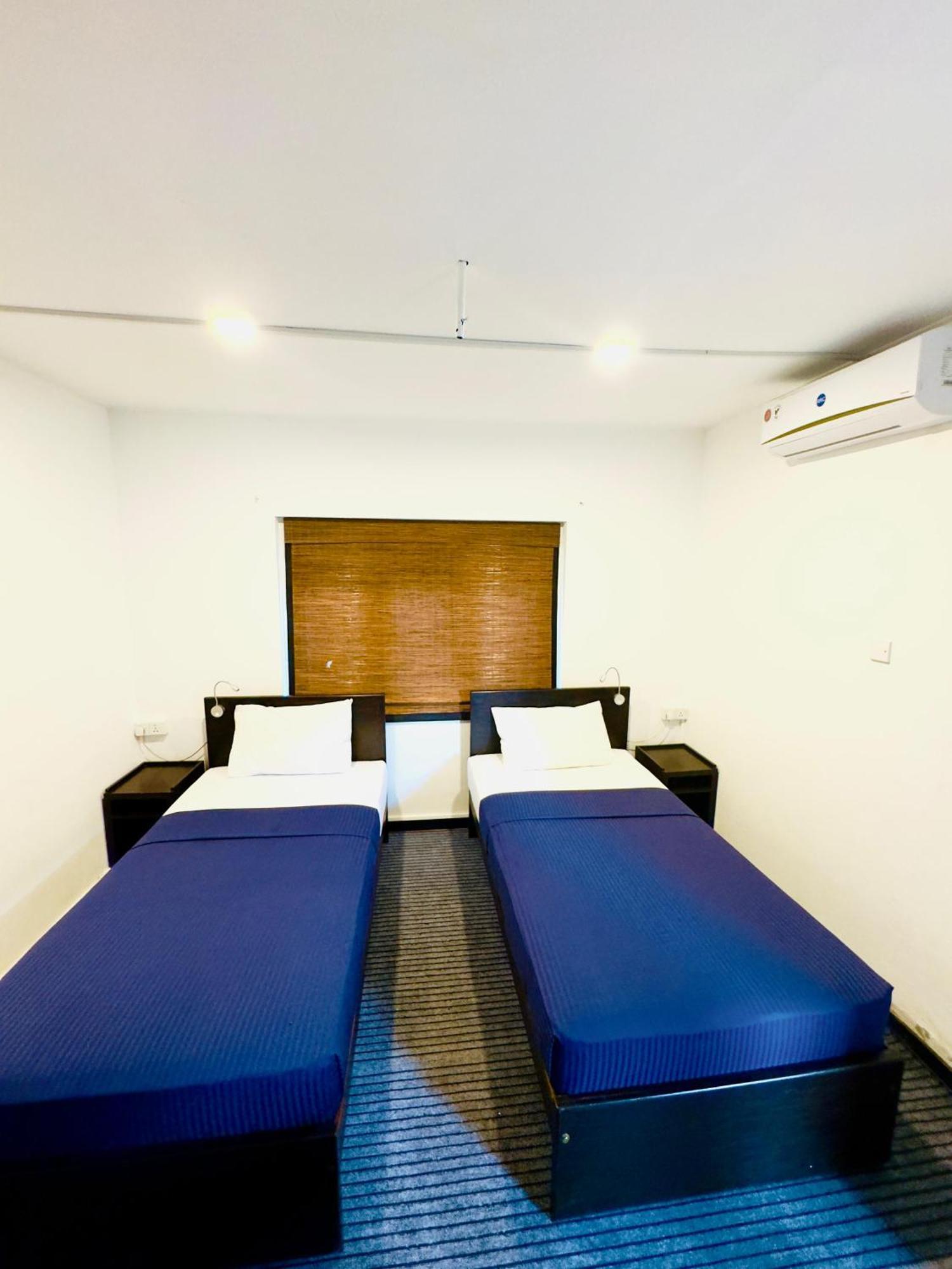 Traveler'S Haven Hostel At Colombo Intl Airport Katunayaka Eksteriør billede